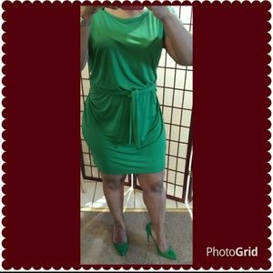 Emerald green dress with/without pumps