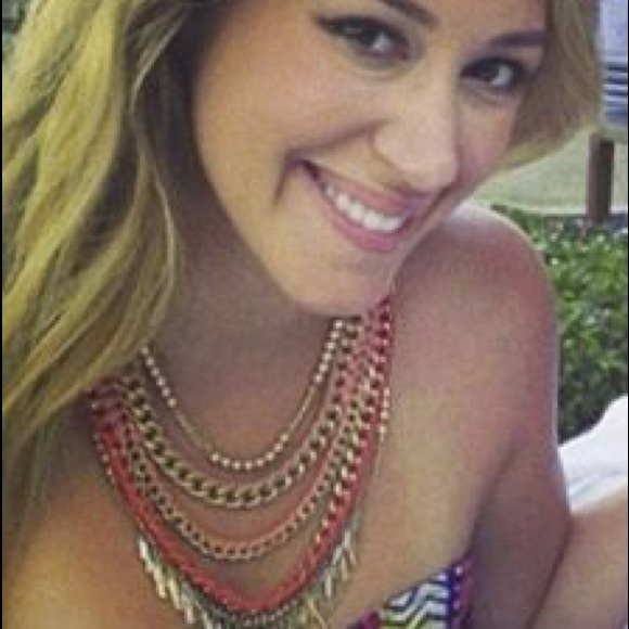 Carmen Necklace - Picture 3 of 3