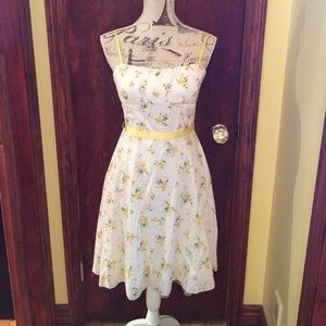 Semi-formal Sundress with Daisy Pattern