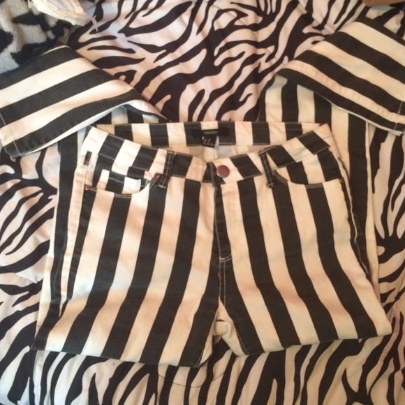 Black and white stripped skinny jeans