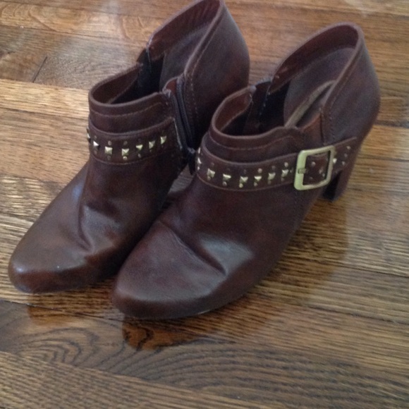 Cute brown boots