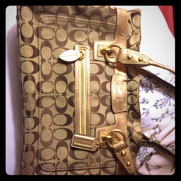 Nude color Coach bag