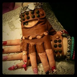 Brown leather gloves & earring cuff bundle