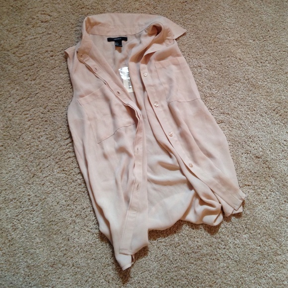 TRADE. Forever 21 Woven Taupe Top +Flower Top