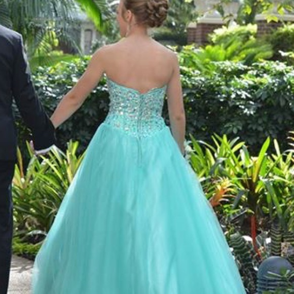 Prom dress - Picture 3 of 3