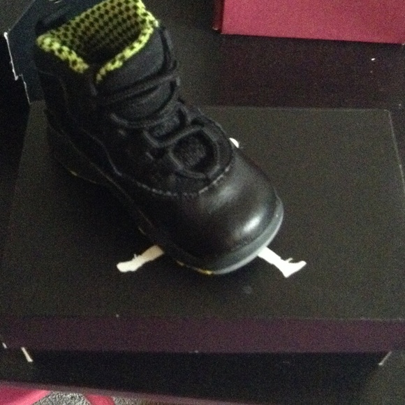 Jordan 10's venom