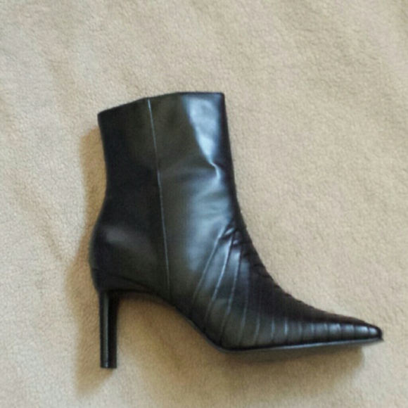 Womens Carriage Court boots size 8