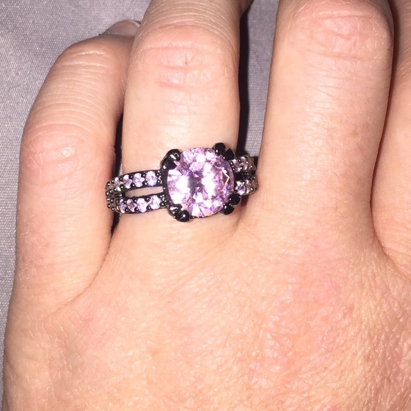 Black & silver lab sapphire ring Sz 7 vancaro