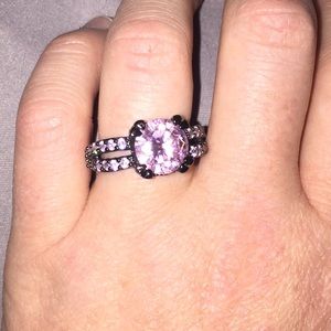 Black & silver lab sapphire ring Sz 7 vancaro