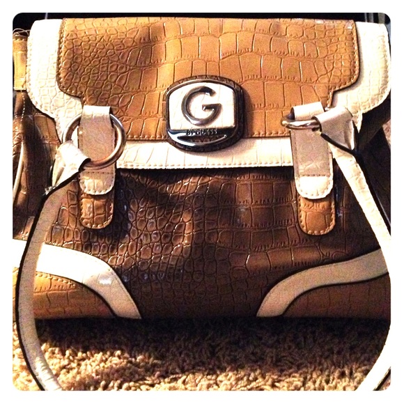 G by Guess purse!