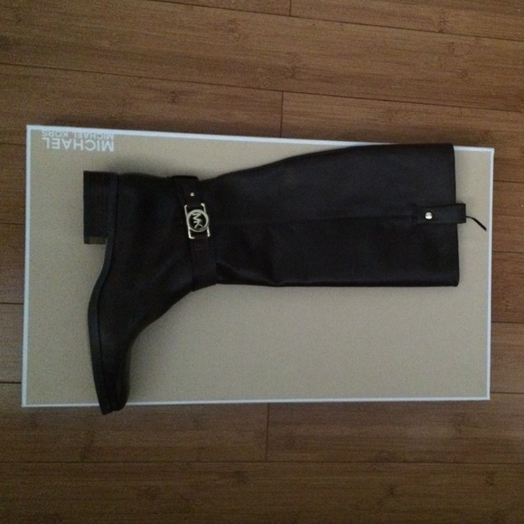 Brand new Michael kors brown leather boots