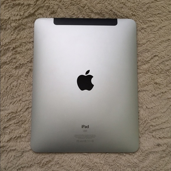 ❌SOLD ❌ First generation iPad - Picture 3 of 4