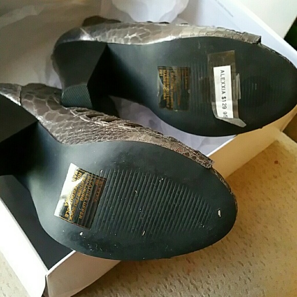 Gorgeous Steve Madden Booties - Picture 3 of 4