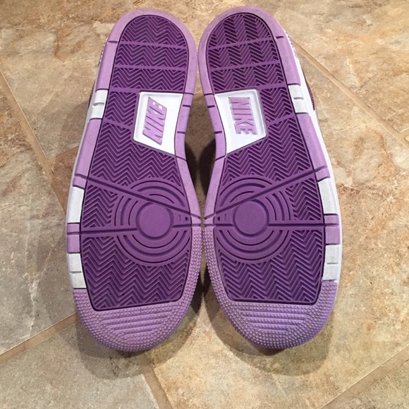 Nike shoes - Picture 2 of 4