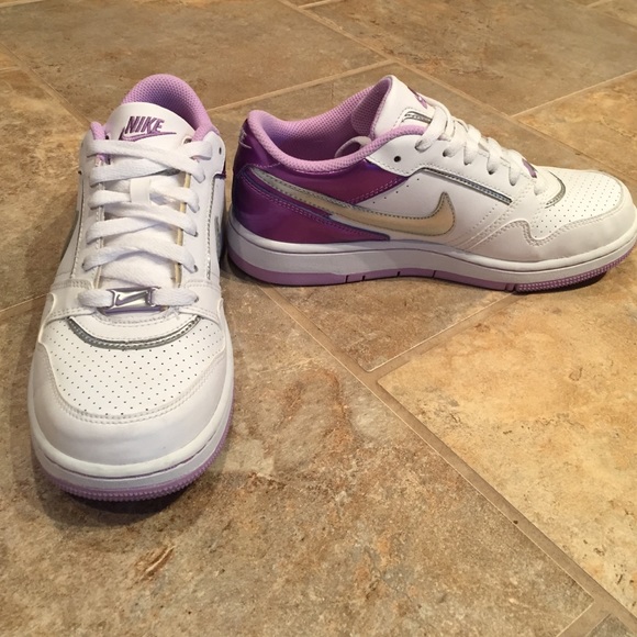 Nike shoes - Picture 4 of 4