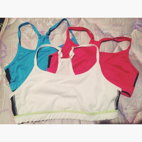 3 sports bra's