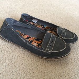 ROCKETDOG slip-ons