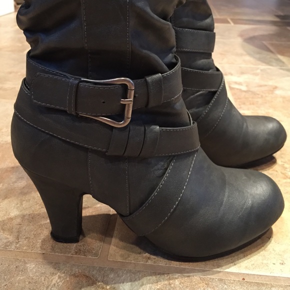 Rue21 heeled boots - Picture 2 of 3