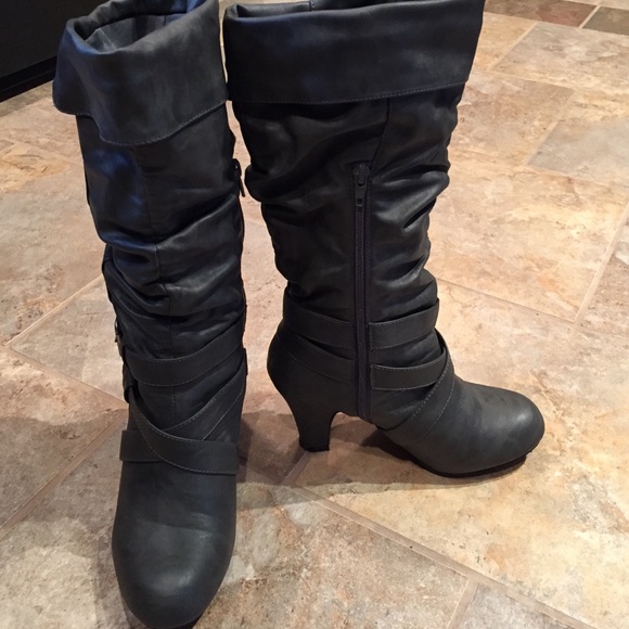 Rue21 heeled boots - Picture 3 of 3