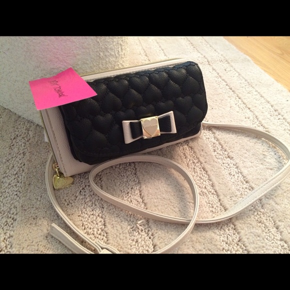 💥SALE💥!!!Brand-new betsey Johnson cross body bag