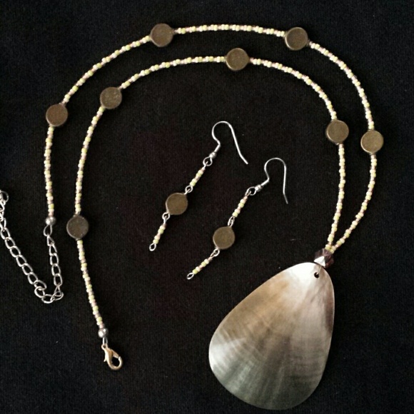 Seashore - Picture 1 of 1