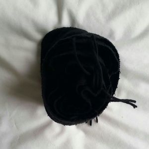 ▪ like new ▪ scarf