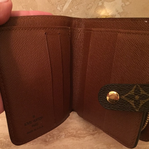 Louis Vuitton Wallet - Picture 2 of 4