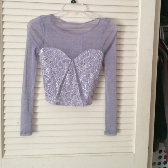 Purple long-sleeved crop top