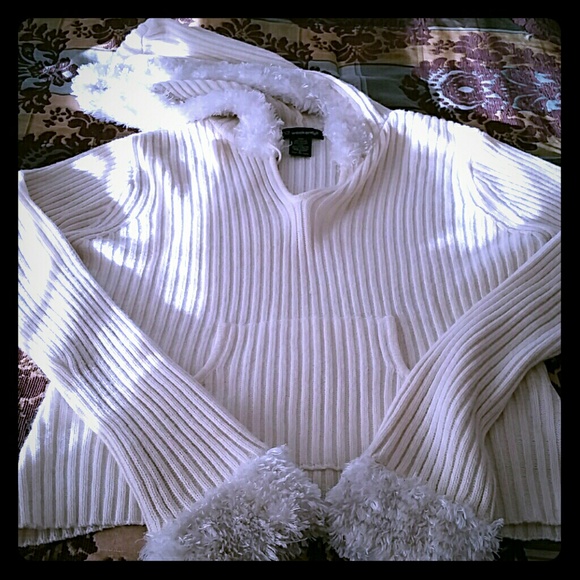 52 Weekends Women's Pull-Over Sweater