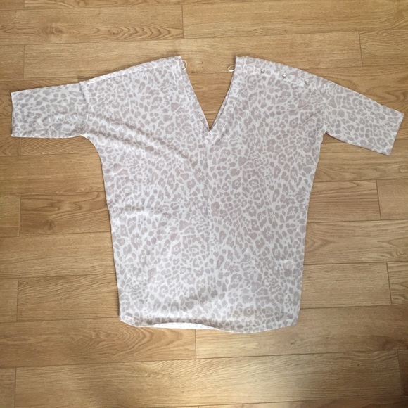 Leopard print top