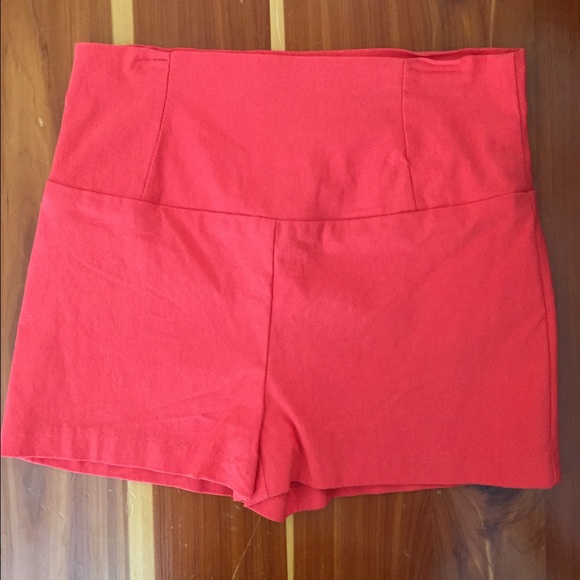 Coral/pink shorts