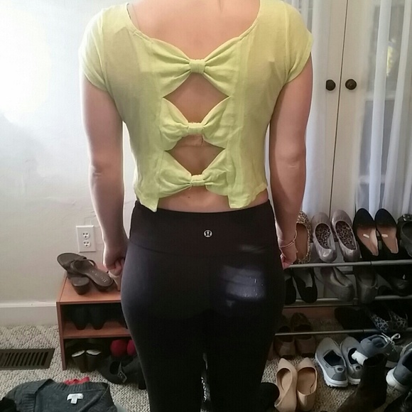 Delia's Lime Green Crop Top - Picture 3 of 4