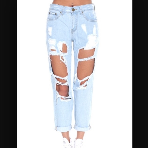 Destroyed boyfriend jeans