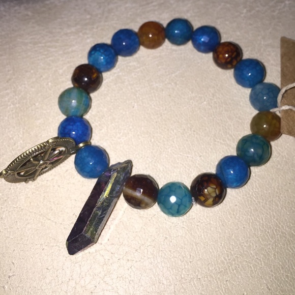 Multi polished stone bracelet with compass crystal