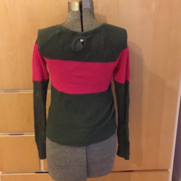 Delias knit top - Picture 2 of 4