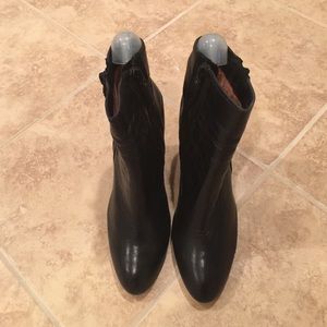 Modern Vintage wedge boot