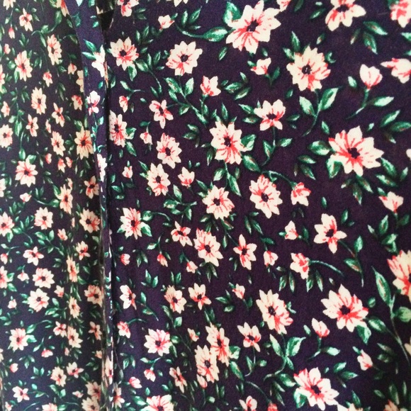 Urban Outfitters Floral Blouse Size Medium - Picture 2 of 4