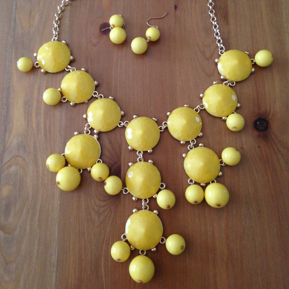 Yellow statement bauble necklace