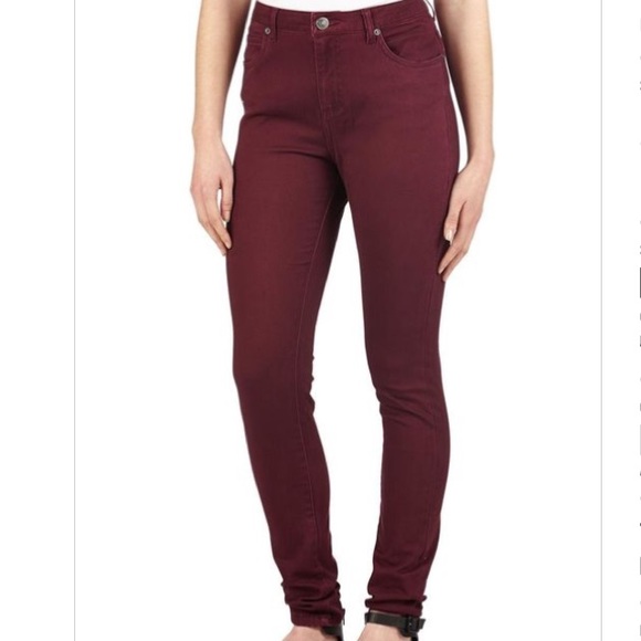 Maroon highwaisted jeans