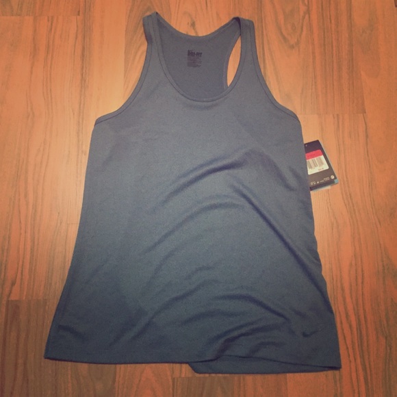 Nike Tank NWT