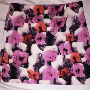 Floral mini skirt. 0.