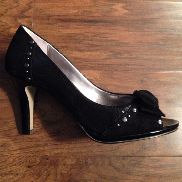 Anne Klein Peep Toe Heels - Picture 1 of 4