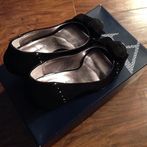 Anne Klein Peep Toe Heels - Picture 4 of 4