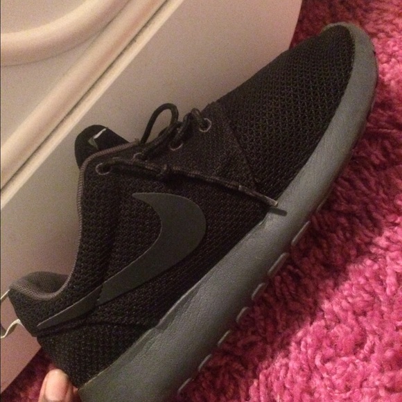 Black Roshes