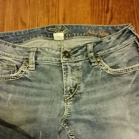 Distressed jeans - Picture 2 of 4