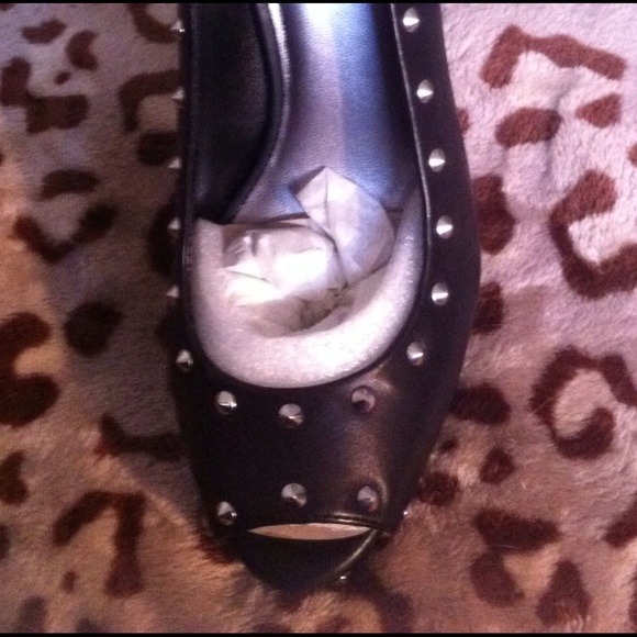 SUPER Sexy peep toe studded slingbacks-Un-Plugged! - Picture 2 of 4