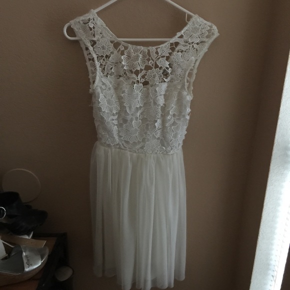 Charlottes Russe lace flowy white dress