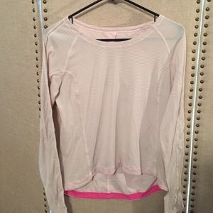 Beautiful lululemon long sleeves shirt