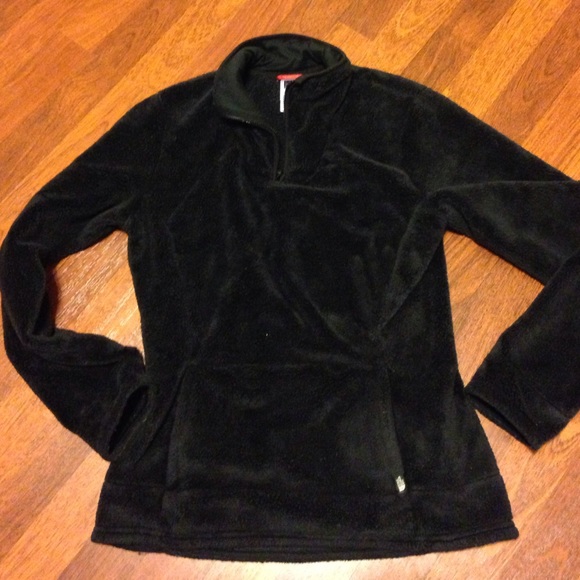Black North Face fuzzy pullover small