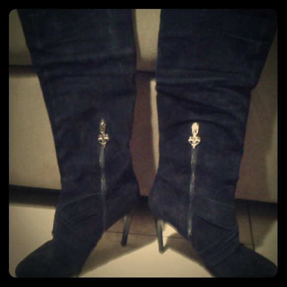 Black Stillettos